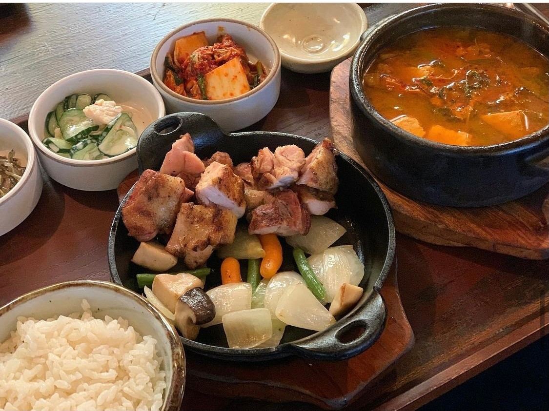 닭다리살 숯불구이 정식 — 인사동 한식당 도마 인사동점